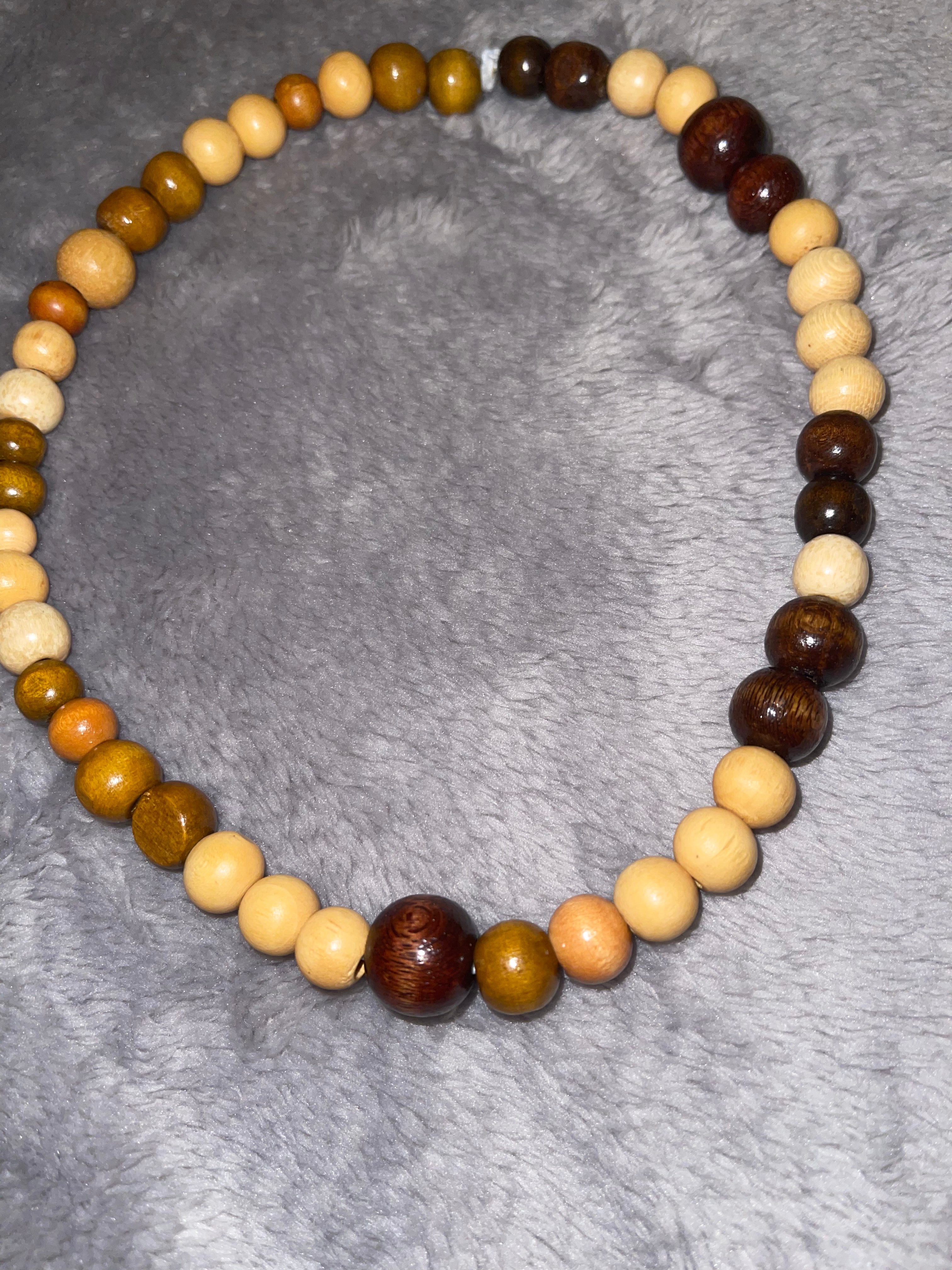 Natural Wooden Round Bead Necklace – Natural, Simple & Timeless